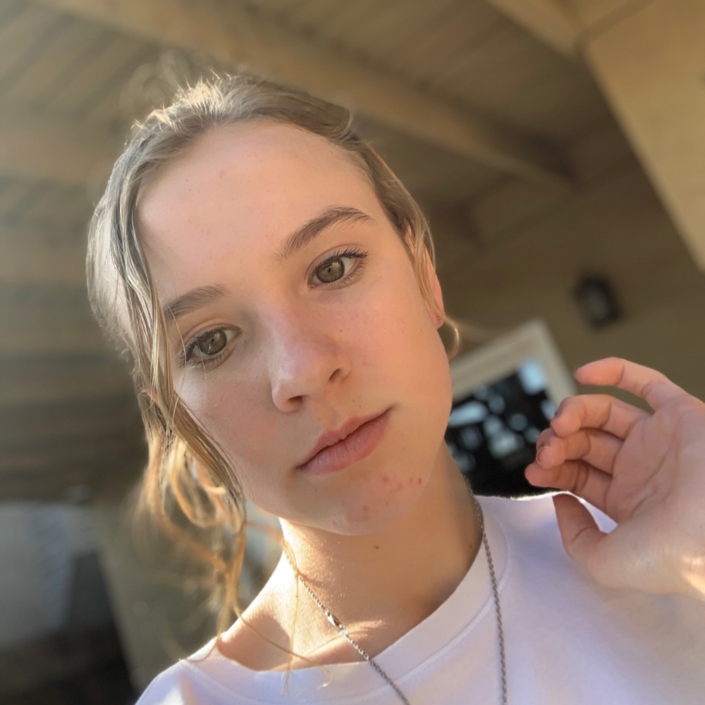 Meet your Posher, Ava